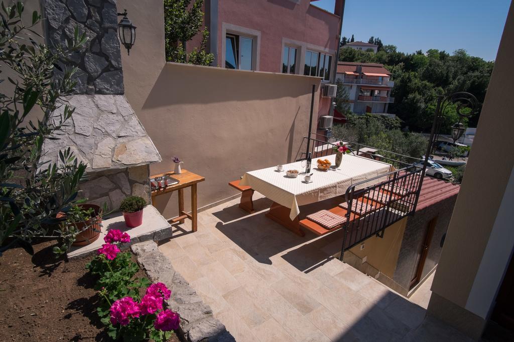 Apartments Iva Krk Town Exterior foto